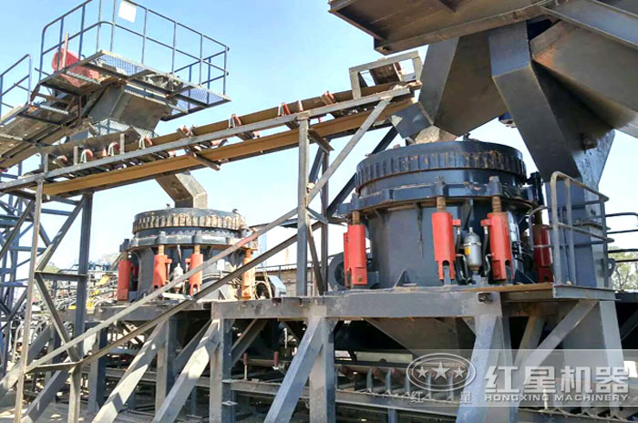 其他型號的小型打沙機(jī)作業(yè)現(xiàn)場 其他型號的小型打沙機(jī)作業(yè)現(xiàn)場