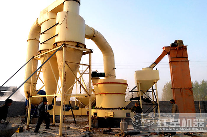 重晶石磨粉現(xiàn)場(chǎng)拍攝 重晶石磨粉現(xiàn)場(chǎng)拍攝