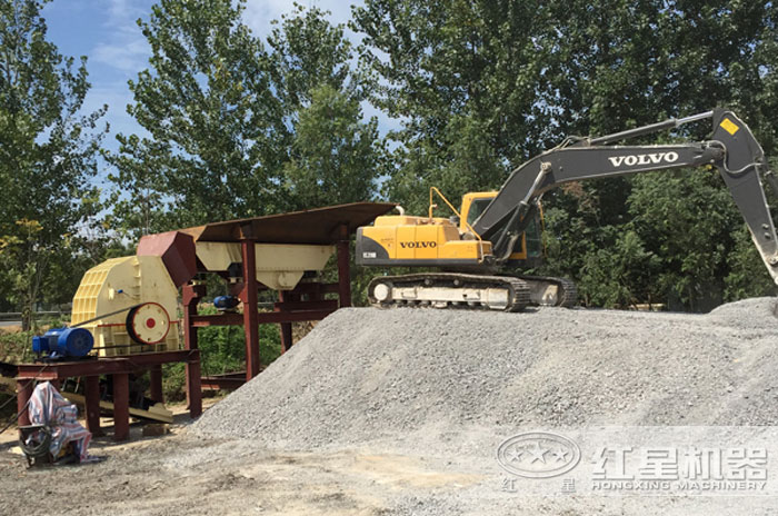 重錘式打沙機(jī)工作現(xiàn)場 重錘式打沙機(jī)工作現(xiàn)場