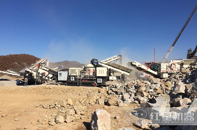 移動石子破碎機(jī)產(chǎn)量是多少？出料不達(dá)標(biāo)的原因有哪些？