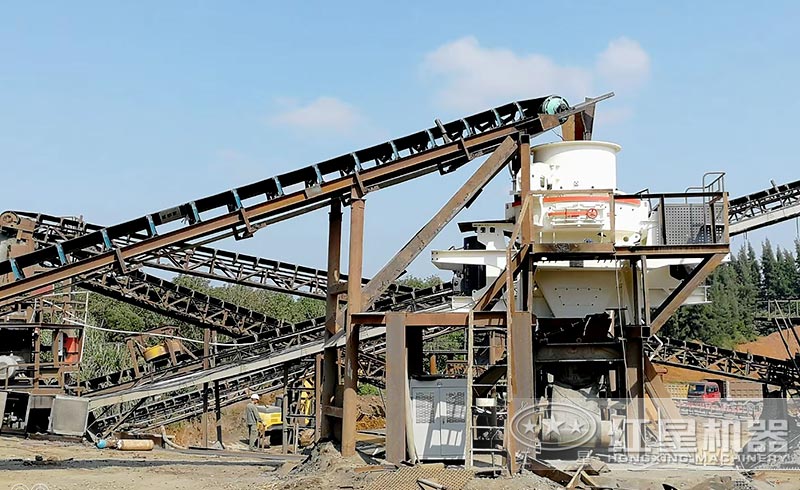 客戶來(lái)廠咨詢：想購(gòu)買日產(chǎn)1000噸的制砂機(jī)，有推薦的型號(hào)嗎？