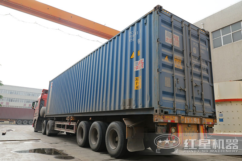 紅星機(jī)器錘式打砂機(jī)價(jià)格實(shí)惠，集裝箱發(fā)貨