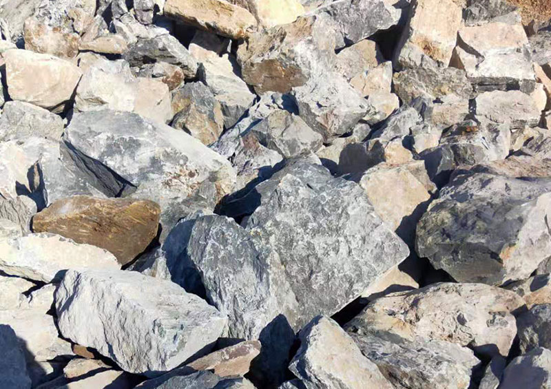 粗料破碎機一臺多少錢，每小時產量多少噸，有沒有現場視頻