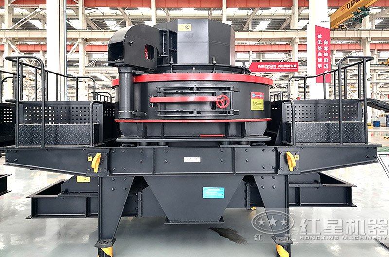 鵝卵石制沙機(jī)型號時(shí)產(chǎn)300噸有哪些，一臺價(jià)格多少？附視頻