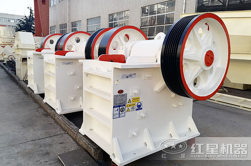 250x400破碎機一天生產(chǎn)多少？配多大電機？各項技術參數(shù)