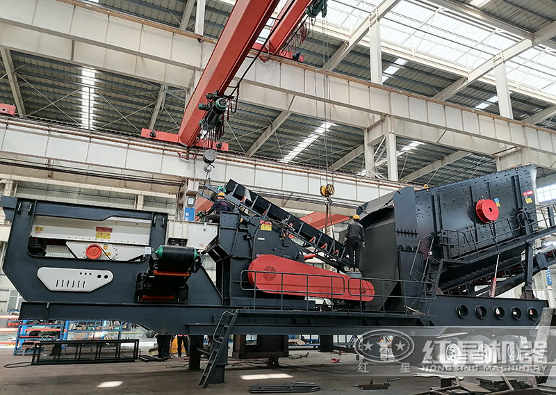 輪胎移動(dòng)破碎機(jī)，依靠輪胎轉(zhuǎn)場(chǎng)移動(dòng)